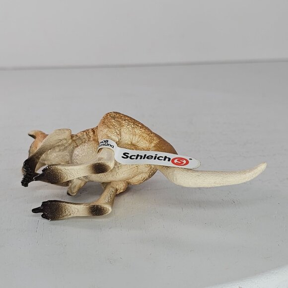 Schleich Kangaroo Mom With Joey Figurine #14756 - Picture 8 of 10